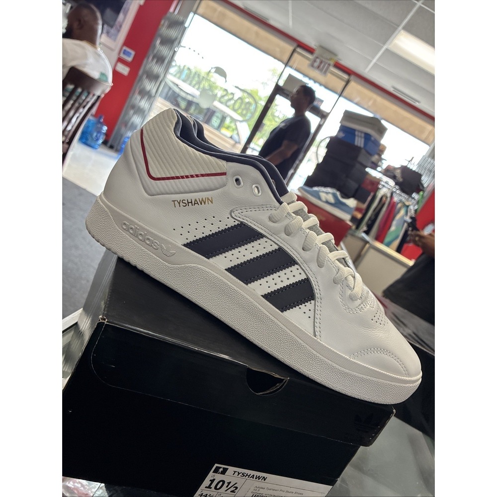 ADIDAS TYSHAWN SKATEBOARDING MENS SZ 10.5 WHT BLUE COL RED NIB KJ0949
